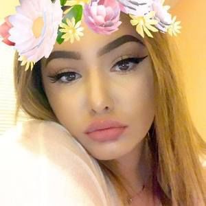 Meet your Posher, Voula